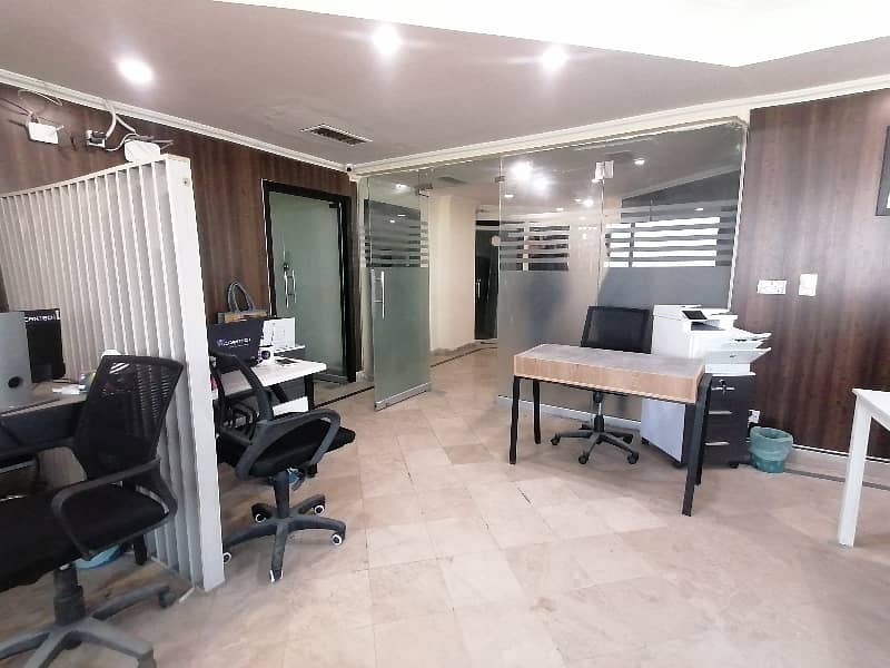 Get This Amazing 2000 Square Feet Office Available In Siddique Trade Center 19