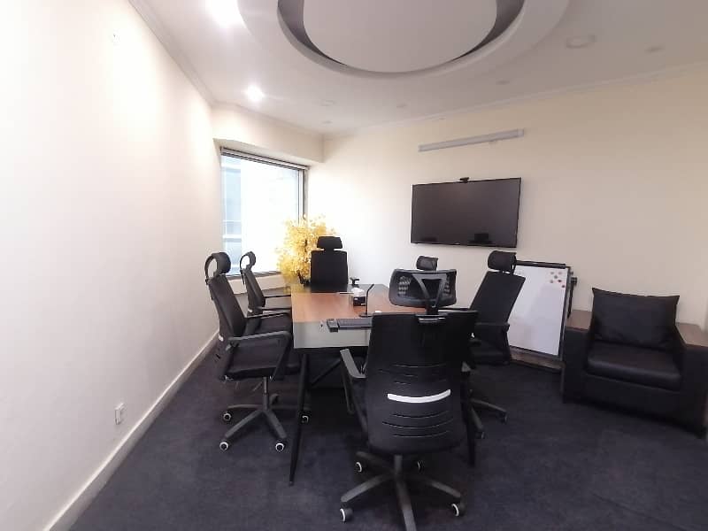 Get This Amazing 2000 Square Feet Office Available In Siddique Trade Center 21