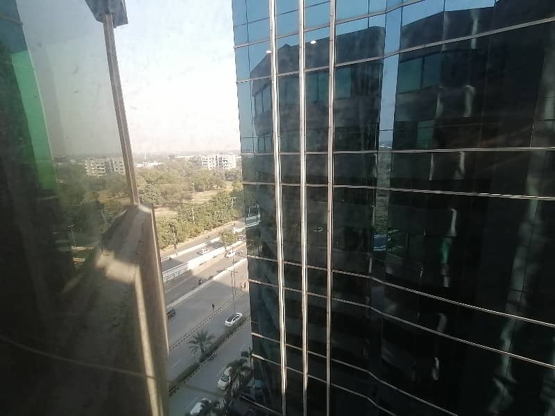 Get This Amazing 2000 Square Feet Office Available In Siddique Trade Center 23