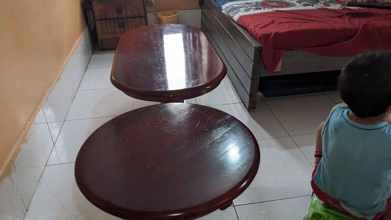 round table slightly used 1