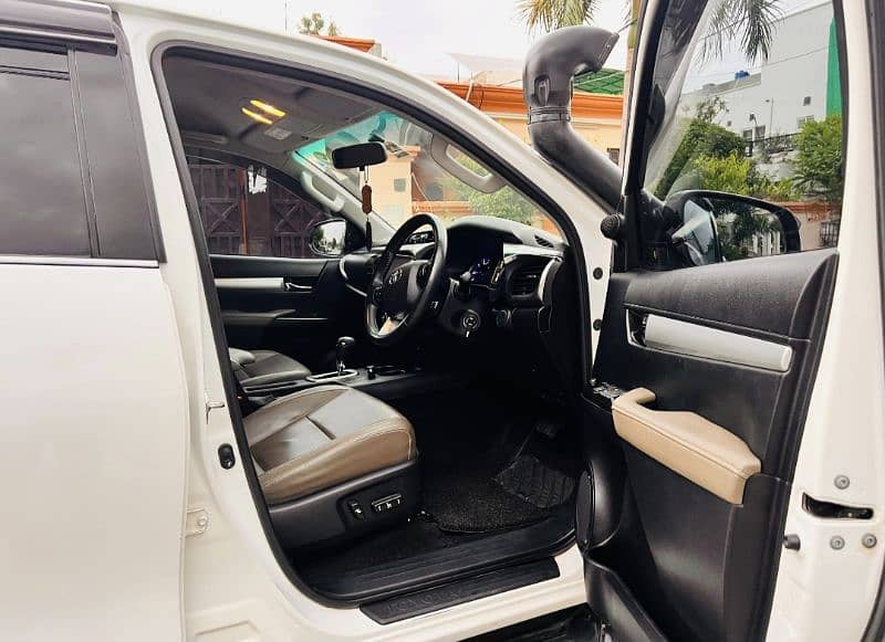 Toyota Hilux 2018 18