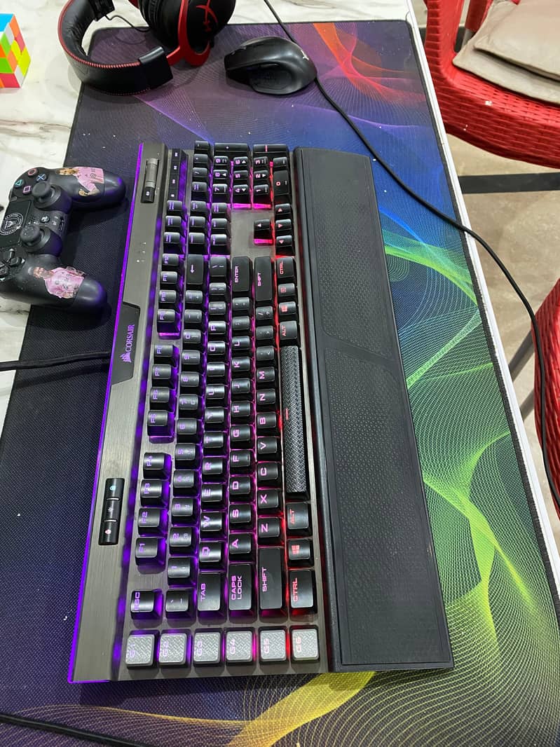 Corsiar k95 Platinum keyboard for sale Machnical keyboard 8