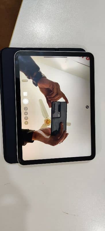 iPad 10th Gen 64GB 7