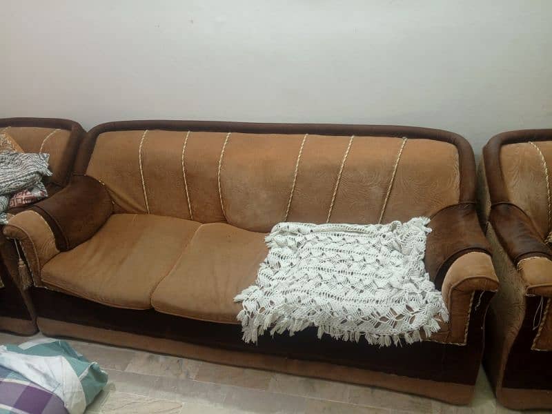 7 seater sofa set normal condition 0