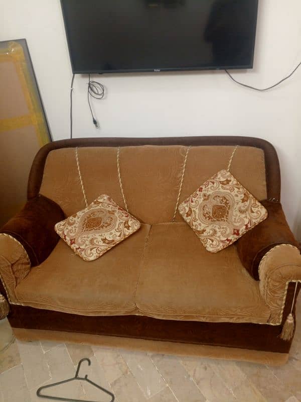 7 seater sofa set normal condition 2