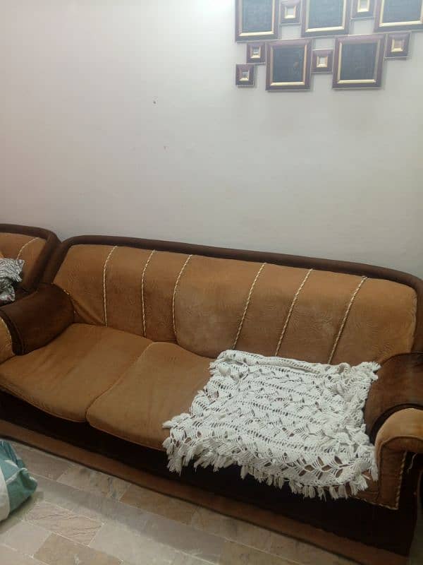 7 seater sofa set normal condition 7