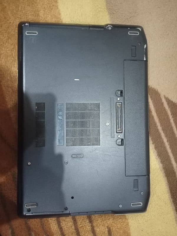 Laptop dell core i5 2nd generation 4gb RAM 128SSD 4