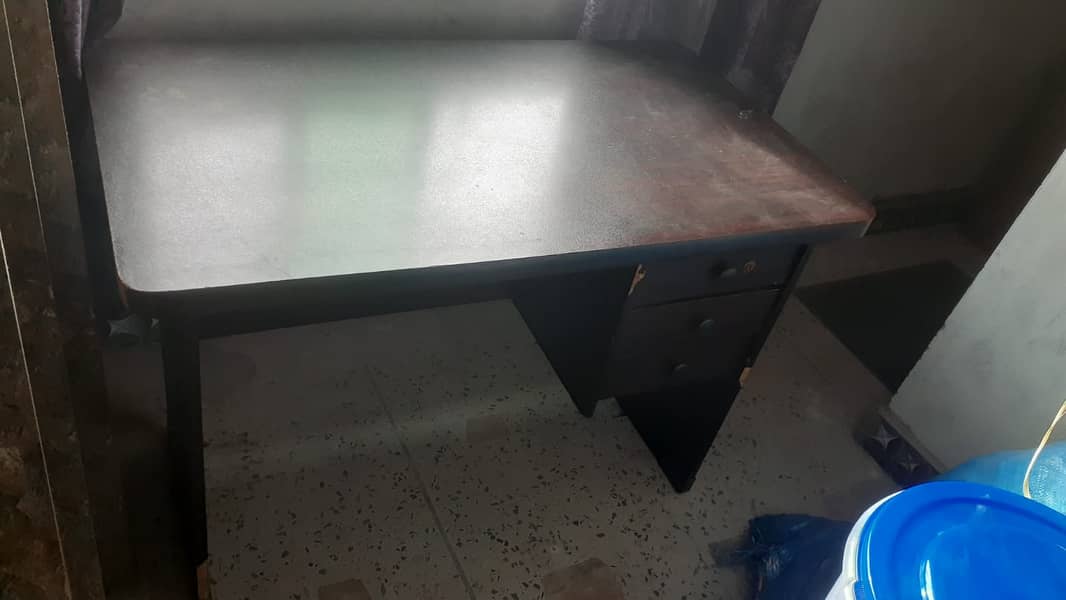 Computer Table 0