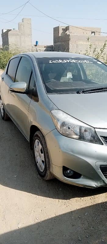 Toyota Vitz 2013 /2017. aj ki payment pe deni hai 8