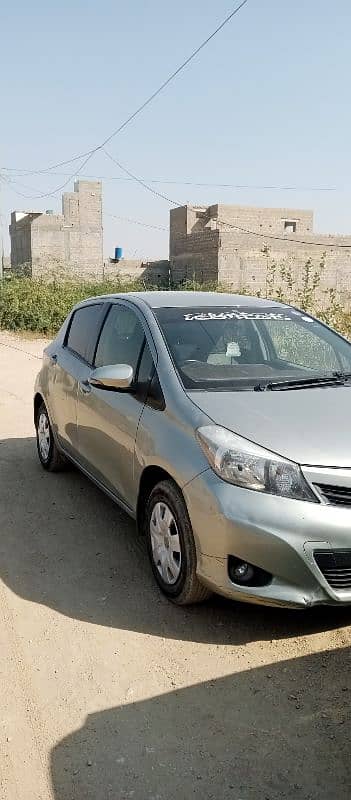 Toyota Vitz 2013 /2017. aj ki payment pe deni hai 19