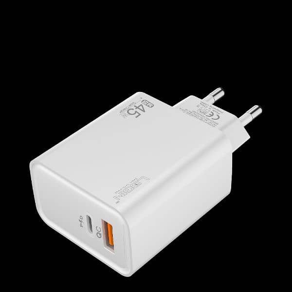 45watt Zoom fast charging adapter 1