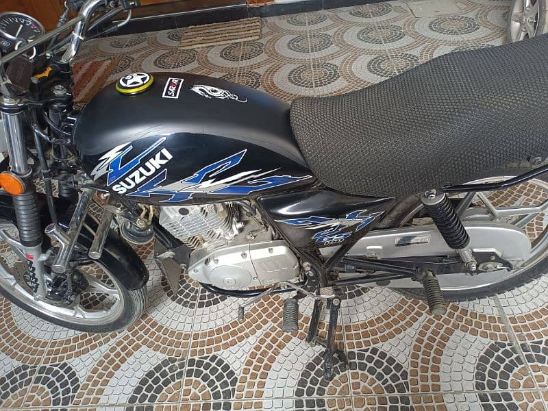 Suzuki GS 150 SE one hand used like new only 3500km driven 1