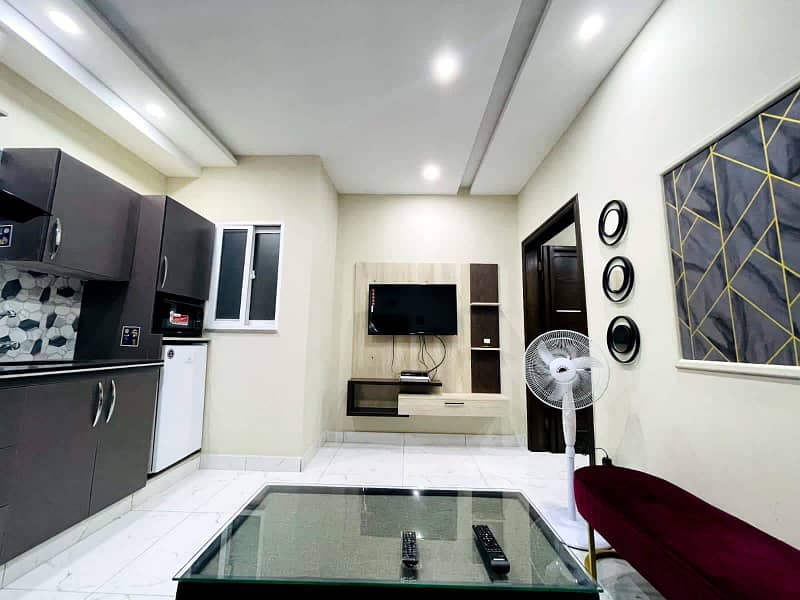 1BED Luxury Newly Furnished Safe & secure Apartment Daily & Monthly 4