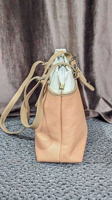 peach and cream colur shoulder bag 2