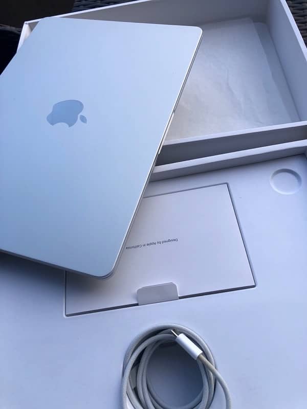 MACBOOK AIR 13.6 Inch 8GB 256GB 2022 0