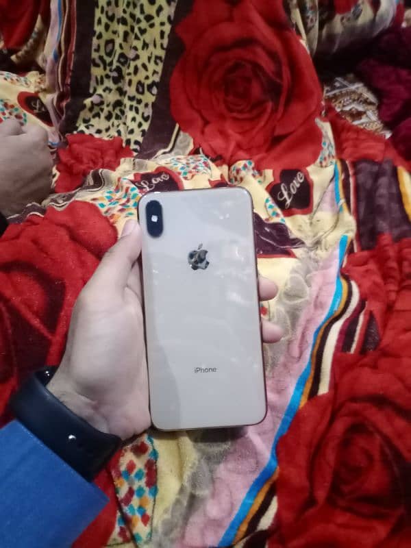 I phone xs Max 0