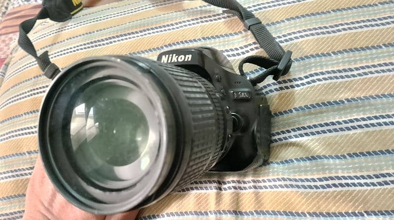 DSLR Nikon d5100 with 18-105 lens 6