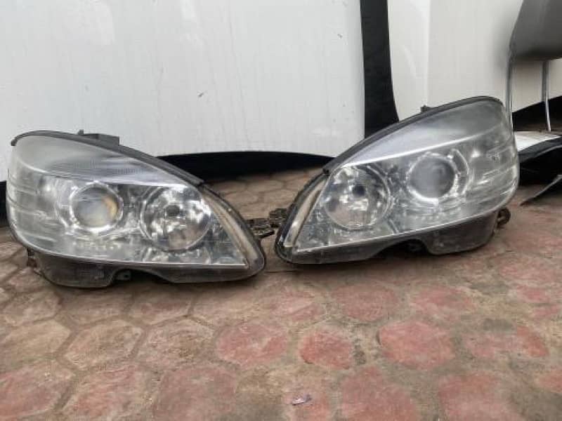 Mercedes W204 (Front lights) model 2008 / 2012 1