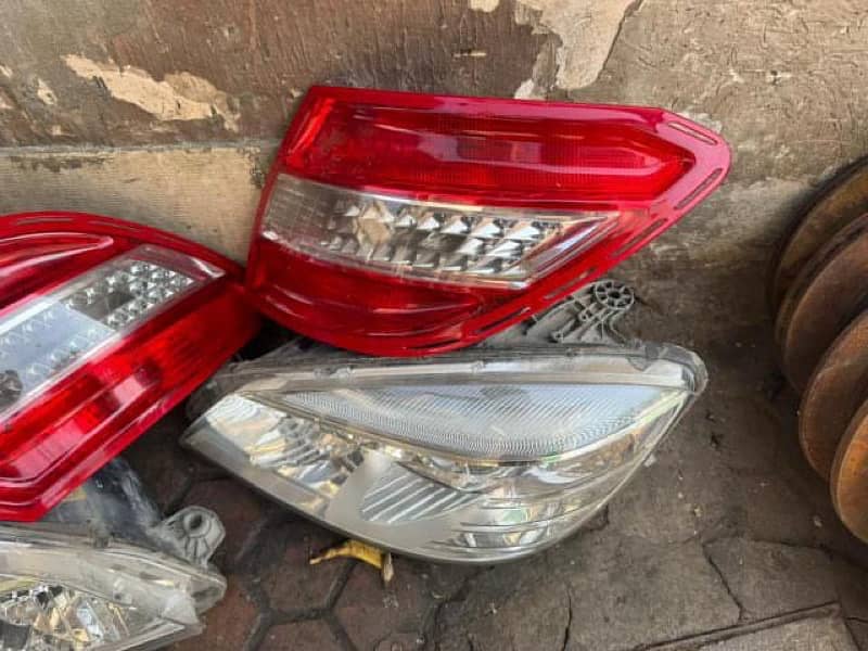 Mercedes W204 (Front lights) model 2008 / 2012 4