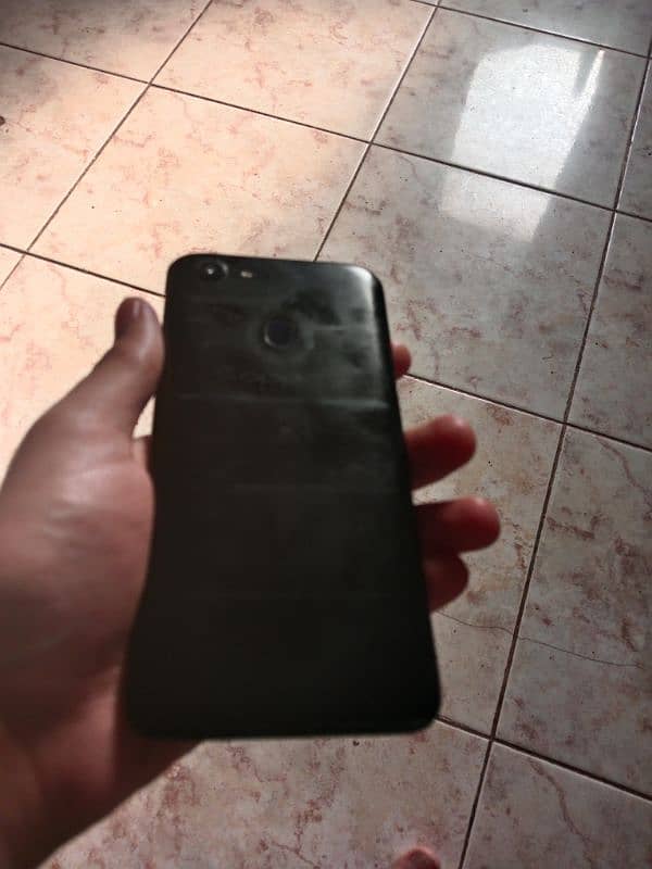 hello I'm selling my phone vivo f5 4)32 2