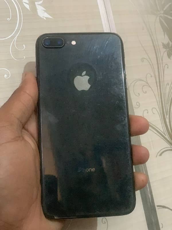 iPhone 8 Plus 1