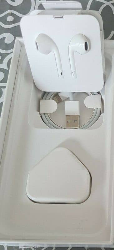 apple iPhone xs max double sim pta approved all ok with full box 3