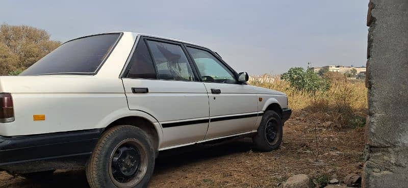 Nissan Sunny 1986 3