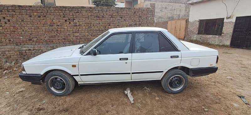 Nissan Sunny 1986 4