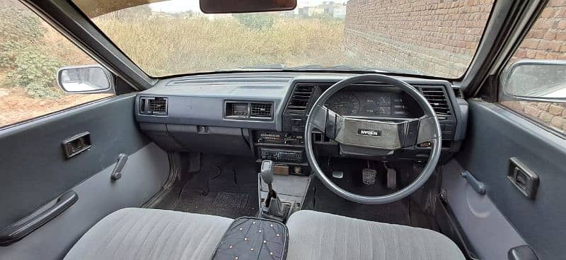 Nissan Sunny 1986 5