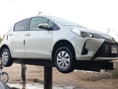 Toyota Vitz 2018/push start/pearl white