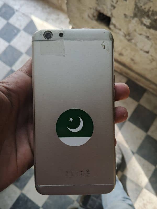 oppo f1s only mobile ha mobile all ok ha koi masla ni ha  4 64 ha 5