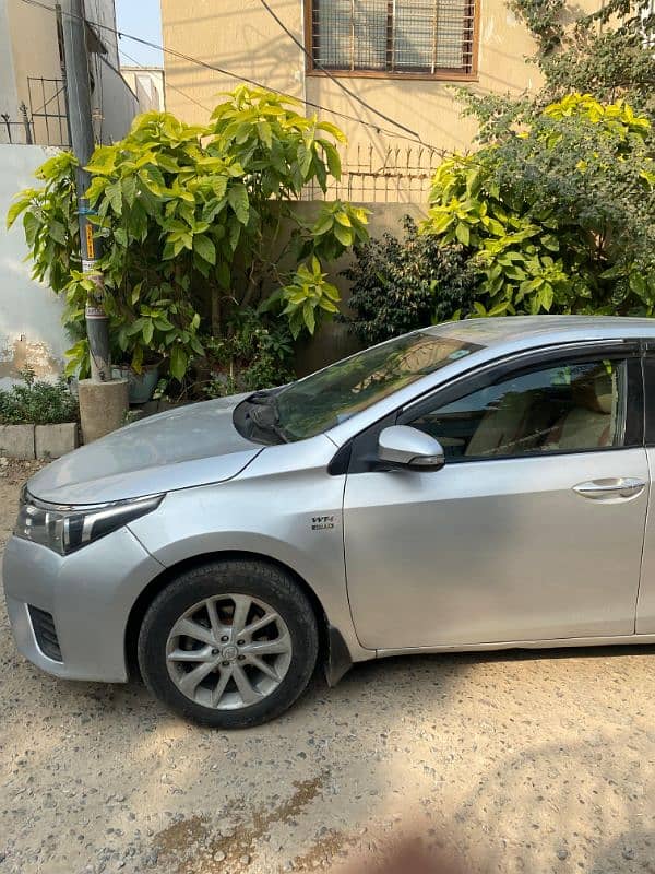 Toyota Corolla Altis 2017 1