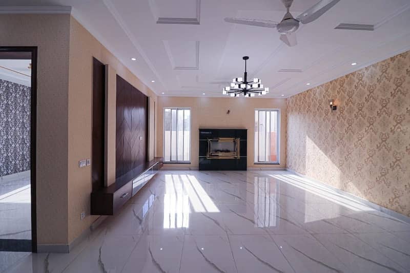 1 Kanal Out Class Luxury Upper Portion For Rent In DHA Phase 5, Block L, Lahore 2