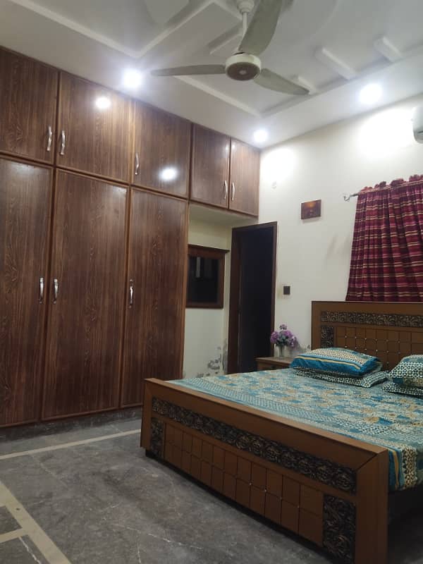 5 MARLA FULLY FURNISHED LOWER PORTION AVAILABLE FOR RENT FOR BACHELORS JOB HOLDERS WITH 2 BEDROOMS NEAR ALLAH HU CHOWK 0