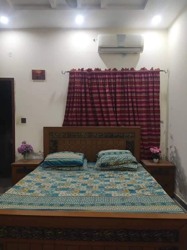 5 MARLA FULLY FURNISHED LOWER PORTION AVAILABLE FOR RENT FOR BACHELORS JOB HOLDERS WITH 2 BEDROOMS NEAR ALLAH HU CHOWK 1