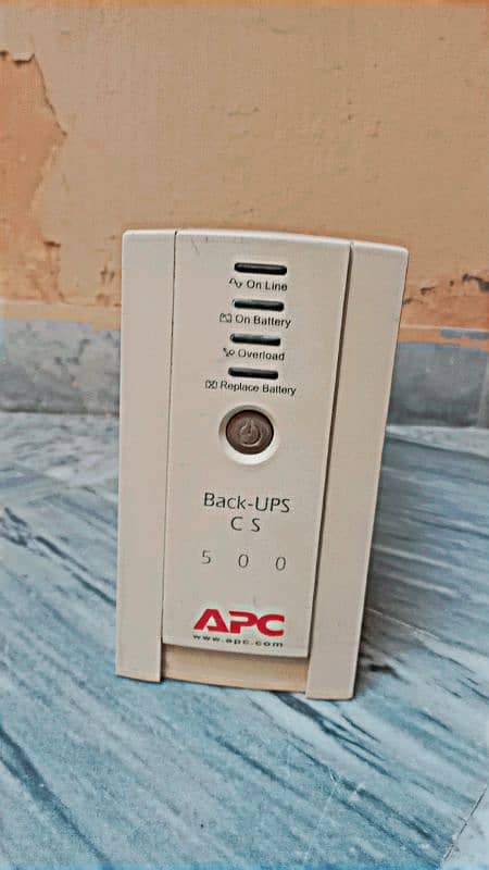 APC 500 BACK-UP UPS - 300 WATTS 0