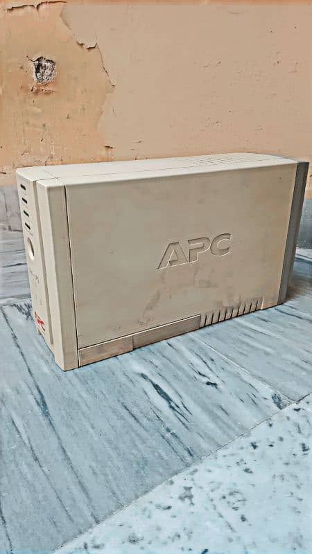 APC 500 BACK-UP UPS - 300 WATTS 1