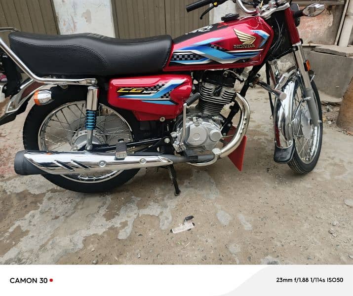 showroom condition bike nmbr lga ha all documents available03028841920 1