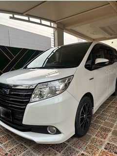 Toyota Noah 2022