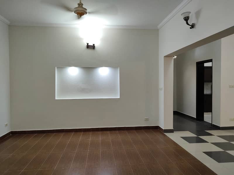 10 Marla 3 BED House Available For Rent In Askari 11 Sec-B Lahore 2