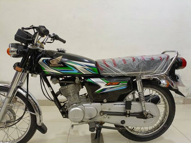 Honda CG 125 2023 Model 4