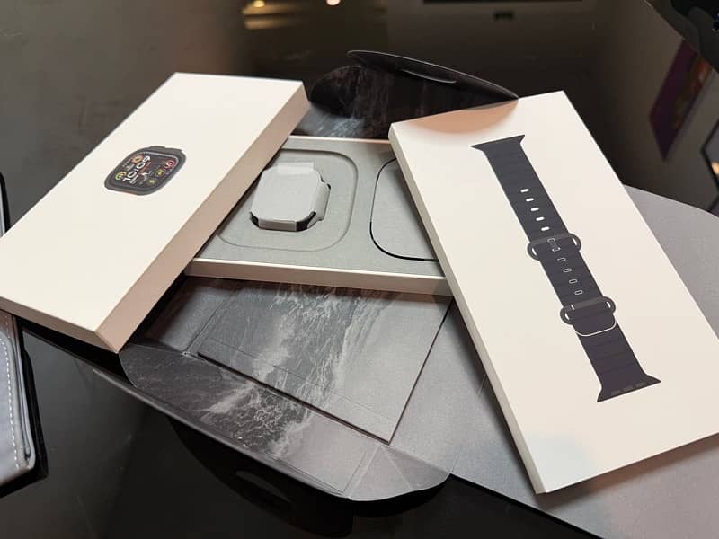 Apple Watch Ultra 2 Black Edition 2