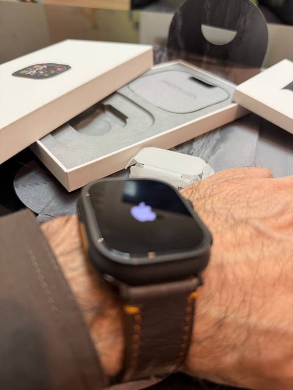 Apple Watch Ultra 2 Black Edition 4