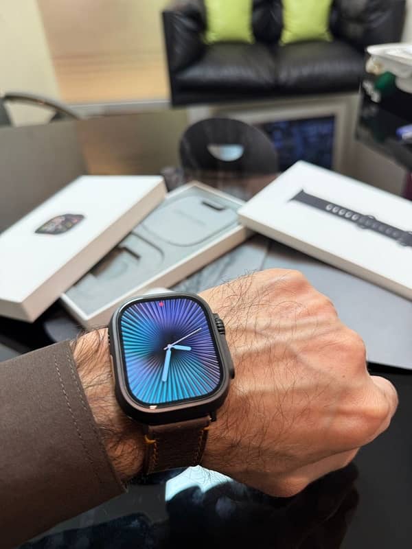 Apple Watch Ultra 2 Black Edition 13