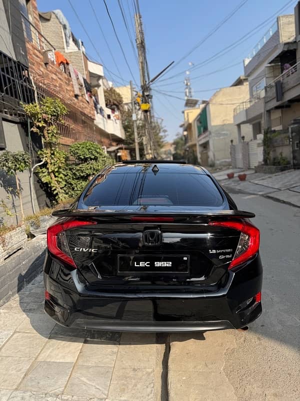 Honda Civic Oriel 2018 8