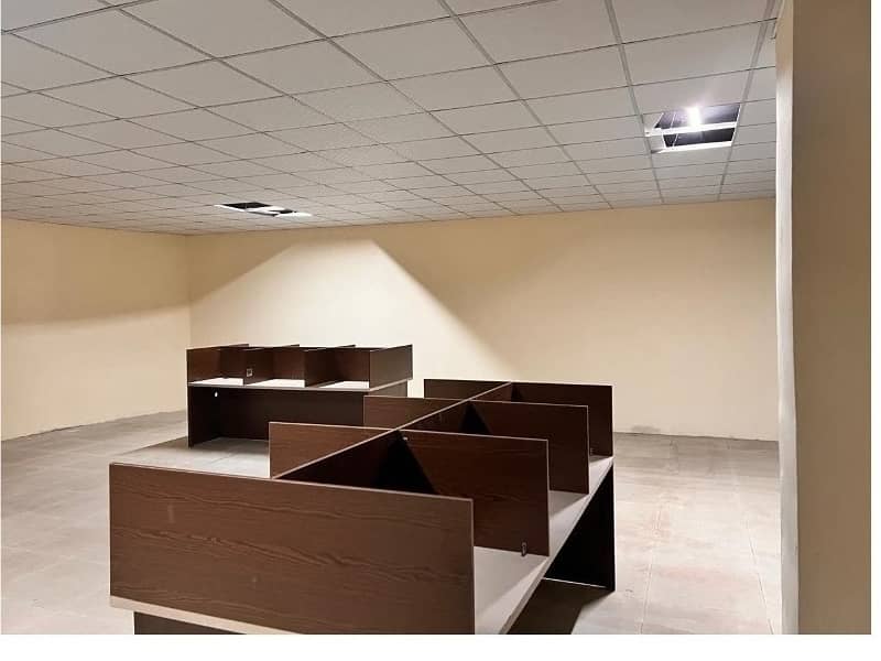 Area 1200 square Feet Brand New Corporation Office Available For Rent in Main Boulevard Road Gulberg 3 Lahore 0