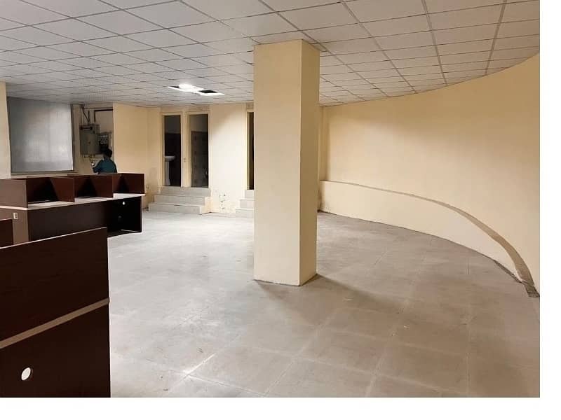 Area 1200 square Feet Brand New Corporation Office Available For Rent in Main Boulevard Road Gulberg 3 Lahore 5