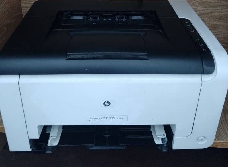 HP laserJet CP1025 color 0