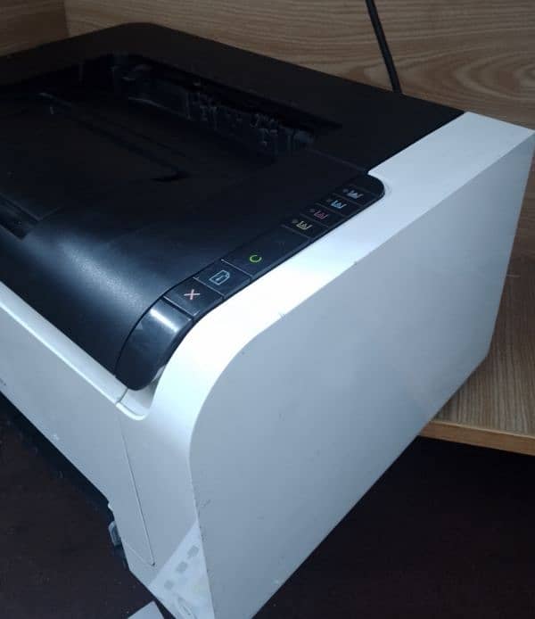 HP laserJet CP1025 color 1