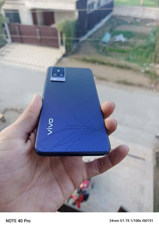 Vivo V21 1